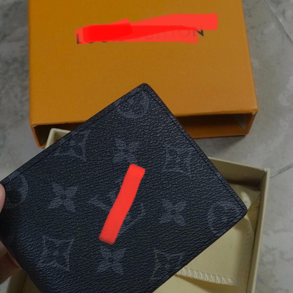Mens bifold wallet